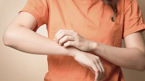 علامات للإصابة بالالتهابات الداخلية بعد سن الخمسين