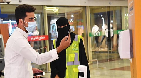 «الصحة»: 831 إصابة جديدة بـ«كورونا».. و804 حالات تعاف خلال 24 ساعة