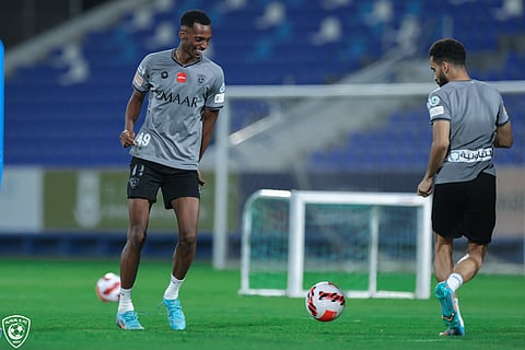 ثلاثي الأخضر الأولمبي ينتظم في مران الهلال قبل مواجهة الفتح.. وبيريرا يواصل التأهيل