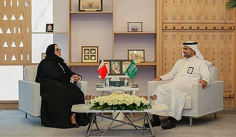 وزير الصحة فهد الجلاجل يلتقي بنظيرته البحرينية