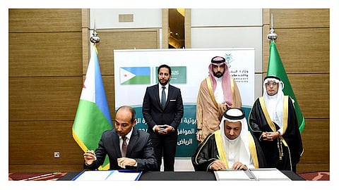 جانب من توقيع الاتفاقية