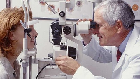 زراعة الغشاء الأمنيوسي للعين