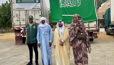 جانب من تسليم هدية المملكة