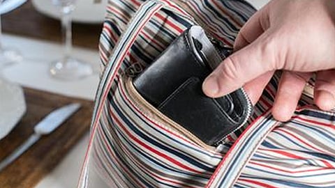 الإصابة بداء السرقة