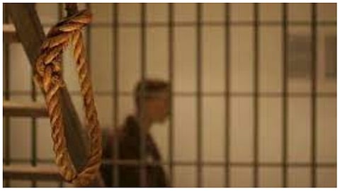 الإعدام لشاب مصري قتل والده وشقيقته