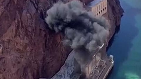 انفجار هائل في سد هوفر