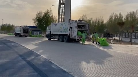 جانب من أعمال رفع المخلفات من مشعري عرفات ومزدلفة