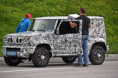 سيارة سوزكي جيمني