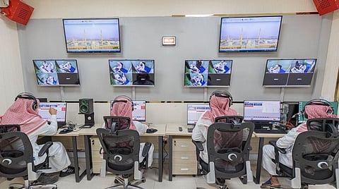 ترجمة خطبة عرفة