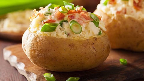 بطاطس مخبوزة