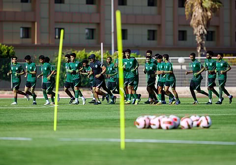 أخضر الناشئين يفتتح معسكر الطائف استعدادًا لكأس العرب في الجزائر