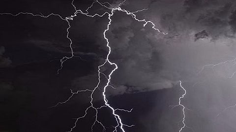 سحب رعدية ممطرة