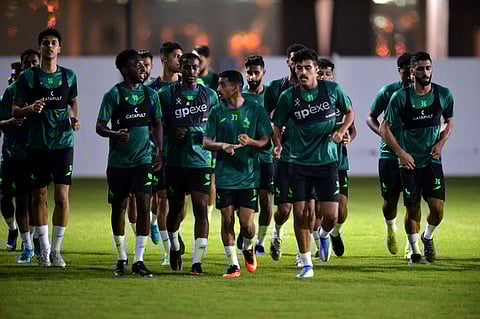 الاتفاق يعلن إصابة مدافعه بقطع في الرباط الصليبي