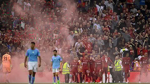 بسبب «الصواريخ».. الاتحاد الإنجليزي يفتح التحقيق في أحداث «الدرع الخيرية»