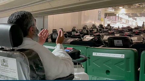 العربات الكهربائية لخدمة الحجاج