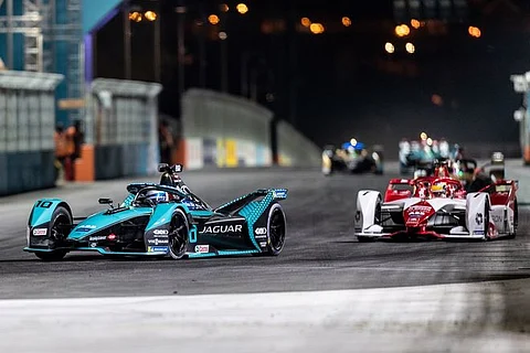سباق «فورمولا إي» على حلبة الدرعية