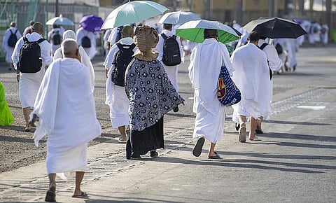 مستشفى منى الجسر يستقبل 300 حالة من الحجاج مصابة بالإجهاد الحراري