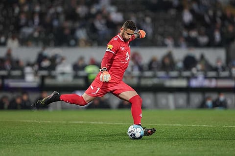 البرازيلي فيكتور براغا