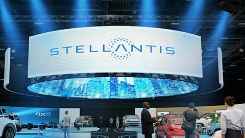 ستيلانتس تحذر من انهيار صناعة السيارات بسبب أسعار المركبات الكهربائية