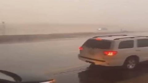 تحويل الحركة المرورية على طريق الطائف - الرياض بسبب السيول المنقولة