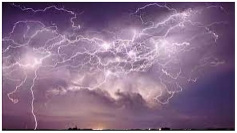 عاصفة رعدية