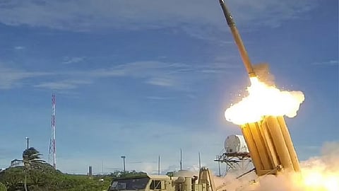 ردا على مناورات الصين.. تايوان تستعرض مقاتلة متطورة مزودة بصواريخ