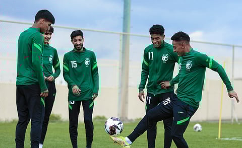 أخضر الشباب أمام فلسطين في نصف نهائي كأس العرب بأبها