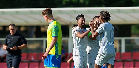 الهلال يفوز على نوتينجهام فوريست الإنجليزي بسداسية وديًا