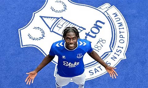 إيفرتون يعلن عن صفقته الجديدة