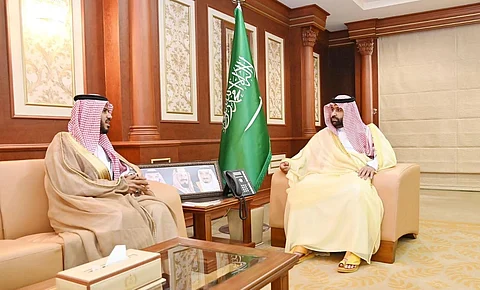 استقبل الأمير محمد بن عبدالعزيز أمير جازان بالنيابة، المدير العام للتعليم بمنطقة جازان المكلف ملهي عقدي