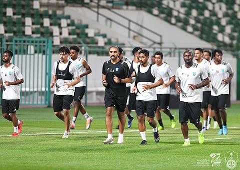 سيبولدي يعلن تشكيل الأهلي الرسمي لمواجهة القيصومة في دوري يلو