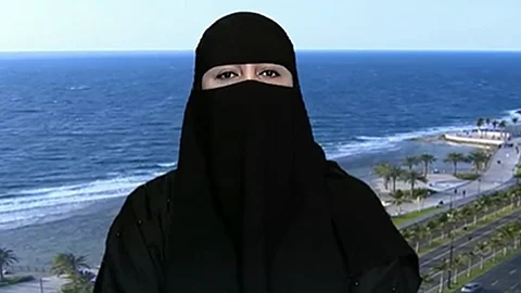 مربية الثعابين سهى الزهراني