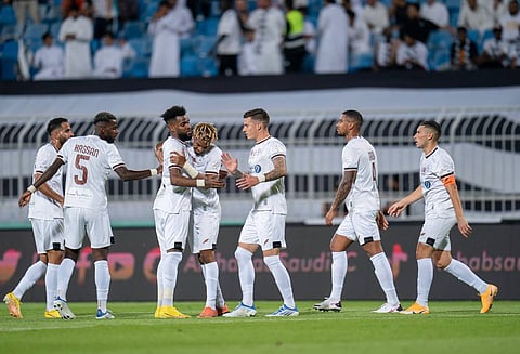 الشباب يقسو على الباطن بثلاثية في ليلة تألق بوبيندزا