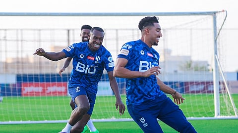 تدريبات تكتيكية تجهز الهلال لمواجهة الخليج.. وسلمان الفرج يواصل التأهيل