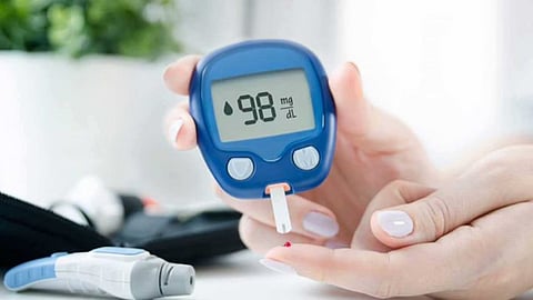 استشاري يوضح الفارق الوحيد بين أعراض السكري الكاذب والعادي