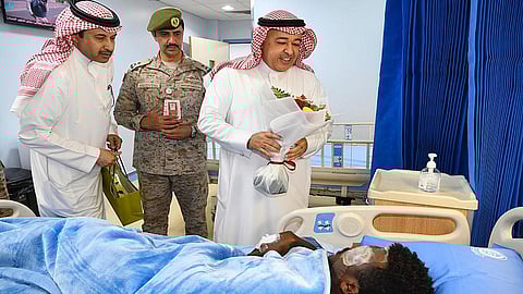 تنفيذًا لتوجيه ولي العهد.. مساعد وزير الدفاع للشؤون التنفيذية يزور المنطقة الجنوبية (صور)