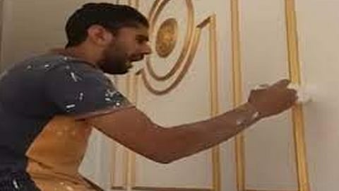 بفيديو عشوائي.. «نقاش» يفاجئ المصريين بغنائه وفنان شهير يبحث عنه