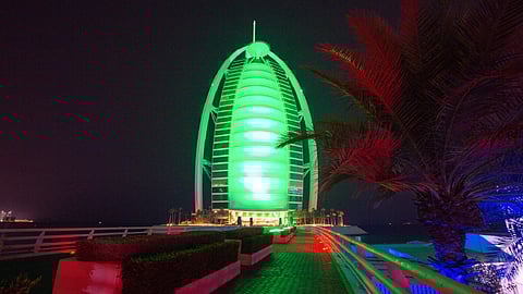 دبي تحتفل باليوم الوطني الـ 92 للمملكة