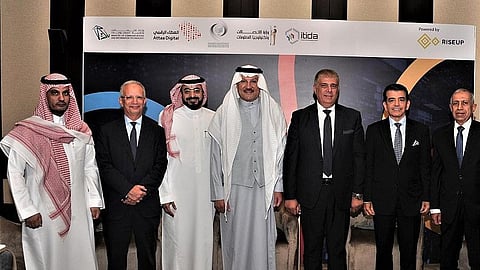 ختام "هاكاثون العطاء الرقمي" في القاهرة بمشاركة السفير نقلي