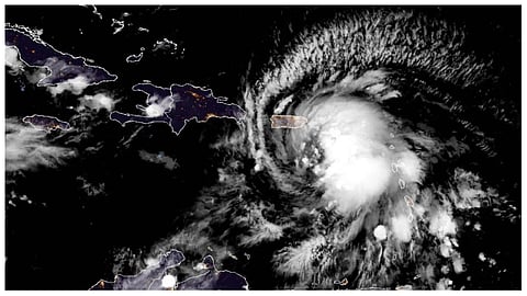 الإعصار فيونا