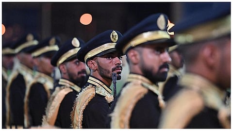 جانب من حفل تخريج (410) أفراد من دورة الفرد الأساسي الـ (45)