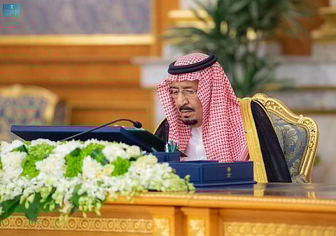 خادم الحرمين يرأس جلسة مجلس الوزراء في قصر السلام بجدة