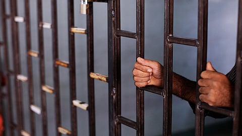 إيداع شاعر سعودي شهير السجن بسبب دعوى كيدية