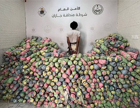 القبض على مخالف بحوزته 441.5 كيلوجرام من نبات القات المخدر بجازان