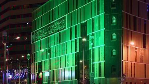 مرافق رئاسة شؤون الحرمين تتزين بالأخضر