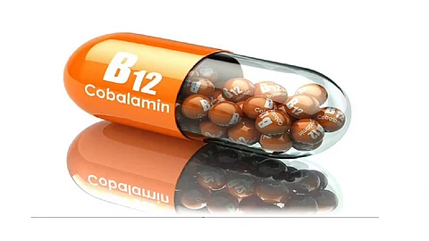 فيتامين B12
