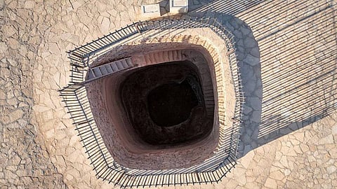 سيسرا بئر منحوتة في الصخر