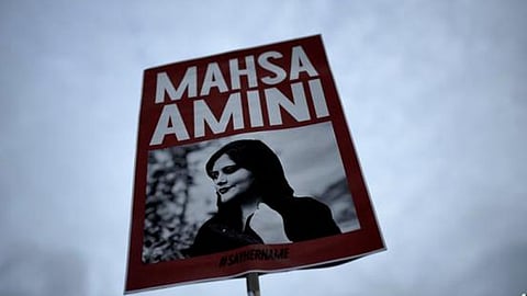 عائلة مهسا أميني: السلطات الإيرانية تفرض علينا الإقامة الجبرية