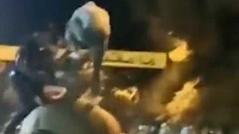تحطيم تمثال الخميني