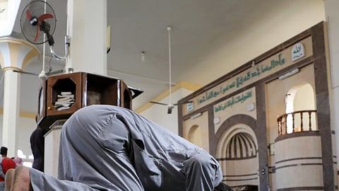 وفاة إمام مسجد أثناء الصلاة